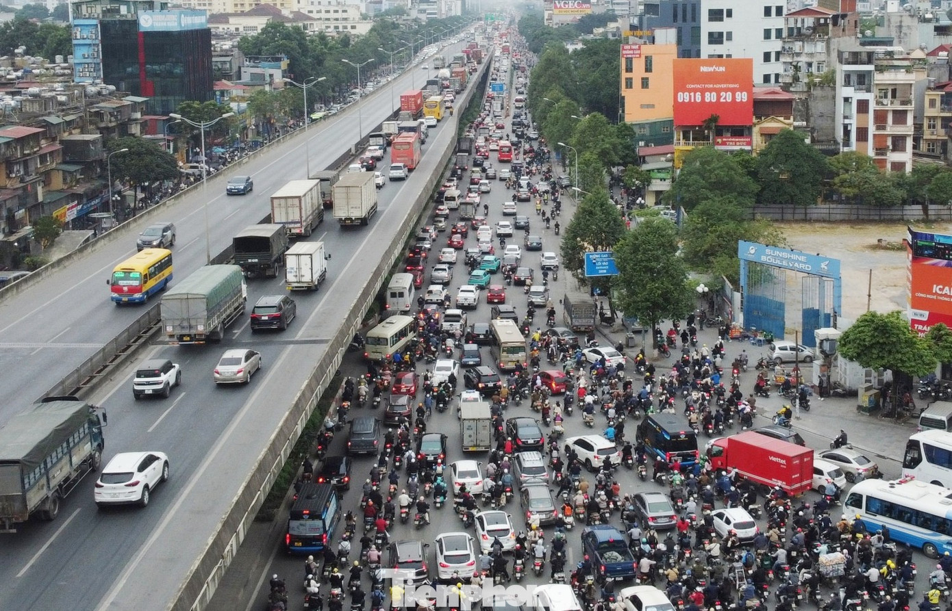 Thực trạng giao thông đường trên cao Vành đai 3 chuẩn bị cấm theo giờ đối với xe tải - Ảnh 2