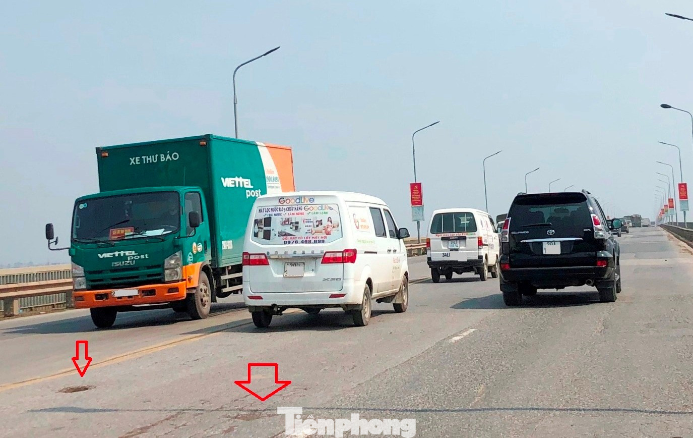 Hiện trạng hai đầu cầu Thăng Long chuẩn bị được 'đại tu' - Ảnh 2