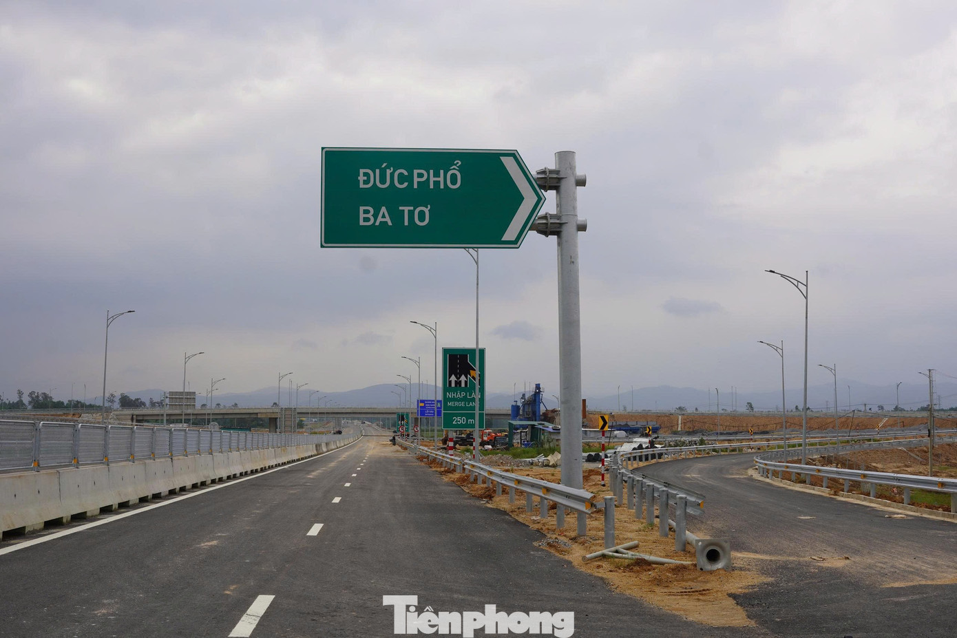 Cao tốc Quảng Ngãi - Hoài Nhơn 'chạy nước rút' - Ảnh 6