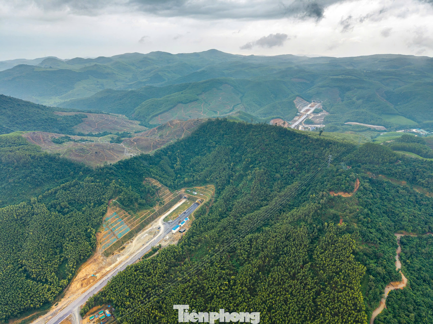 Diện mạo cao tốc Quảng Ngãi - Hoài Nhơn có đường hầm đặc biệt - Ảnh 1