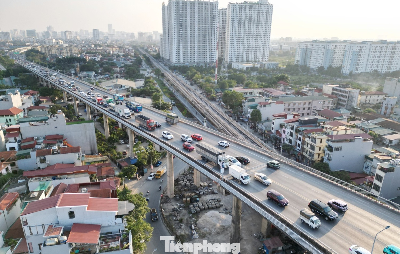 Hiện trạng hai đầu cầu Thăng Long chuẩn bị được 'đại tu' - Ảnh 5