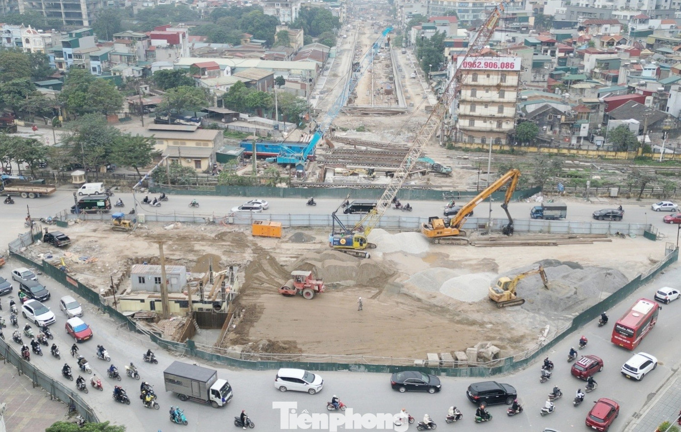 Được yêu cầu dỡ rào trước 25/12, hầm chui Vành đai 2,5 đang thi công ra sao? - Ảnh 7