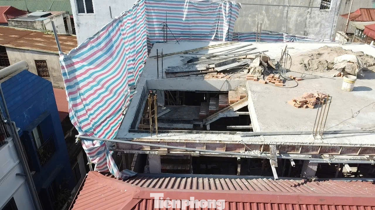Phường rộng nhất Hà Nội ‘xoay như chong chóng’ với vi phạm xây dựng: Cũ chưa dỡ, mới đã mọc - Ảnh 7
