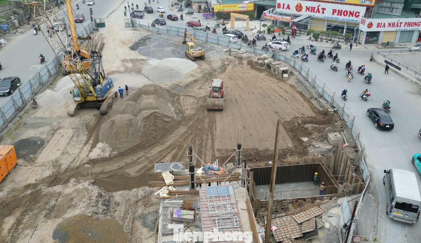 Được yêu cầu dỡ rào trước 25/12, hầm chui Vành đai 2,5 đang thi công ra sao? - Ảnh 8