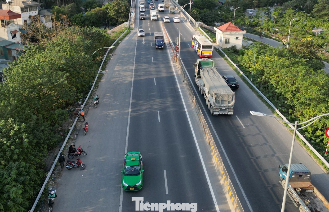 Hiện trạng hai đầu cầu Thăng Long chuẩn bị được 'đại tu' - Ảnh 7