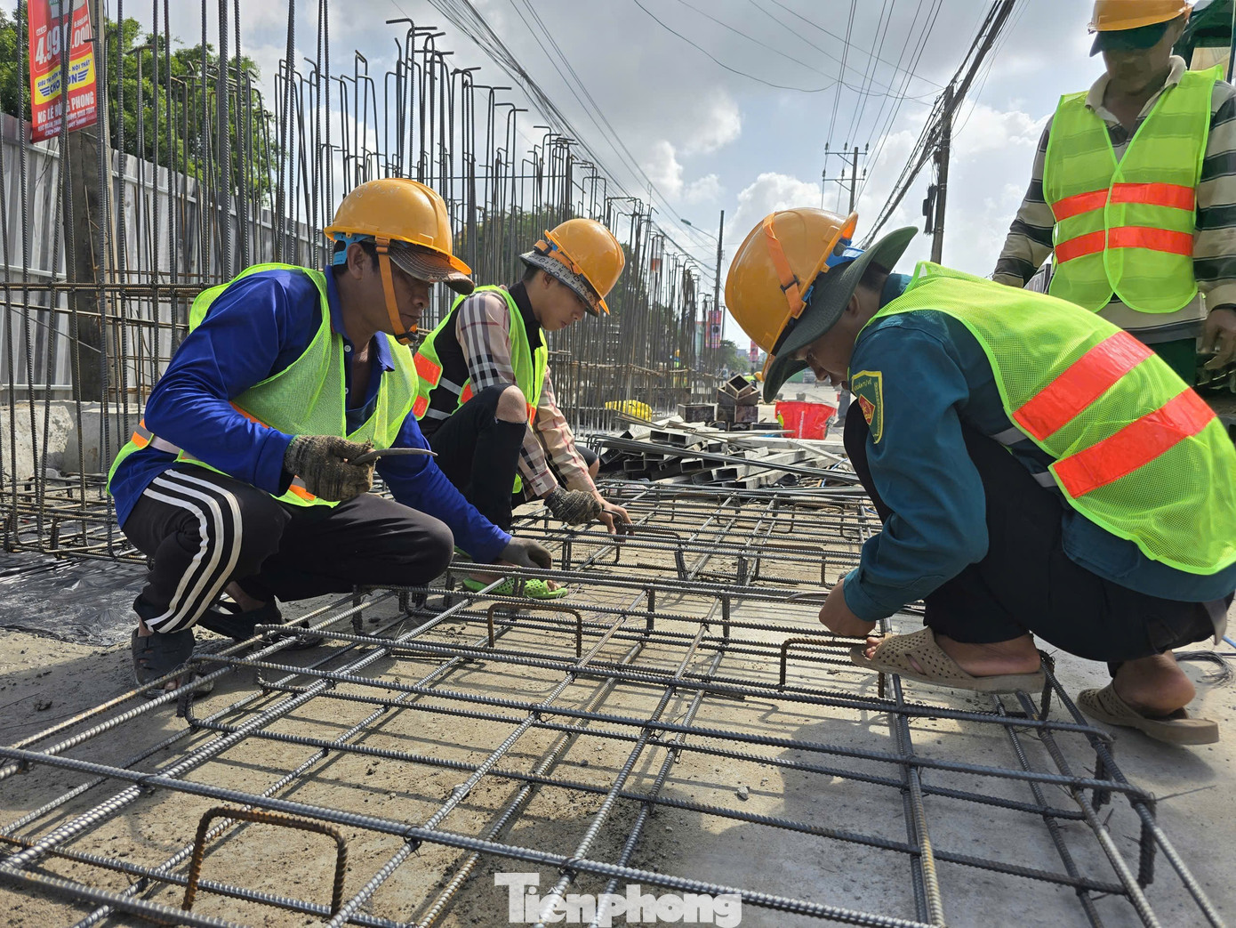 Bên trong công trường nâng cấp quốc lộ tính dư hơn 3.000 tỷ đồng ở Cần Thơ - Ảnh 17