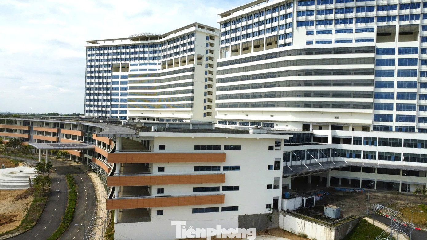 Bệnh viện lớn nhất TPHCM sau 10 năm xây dựng - Ảnh 5
