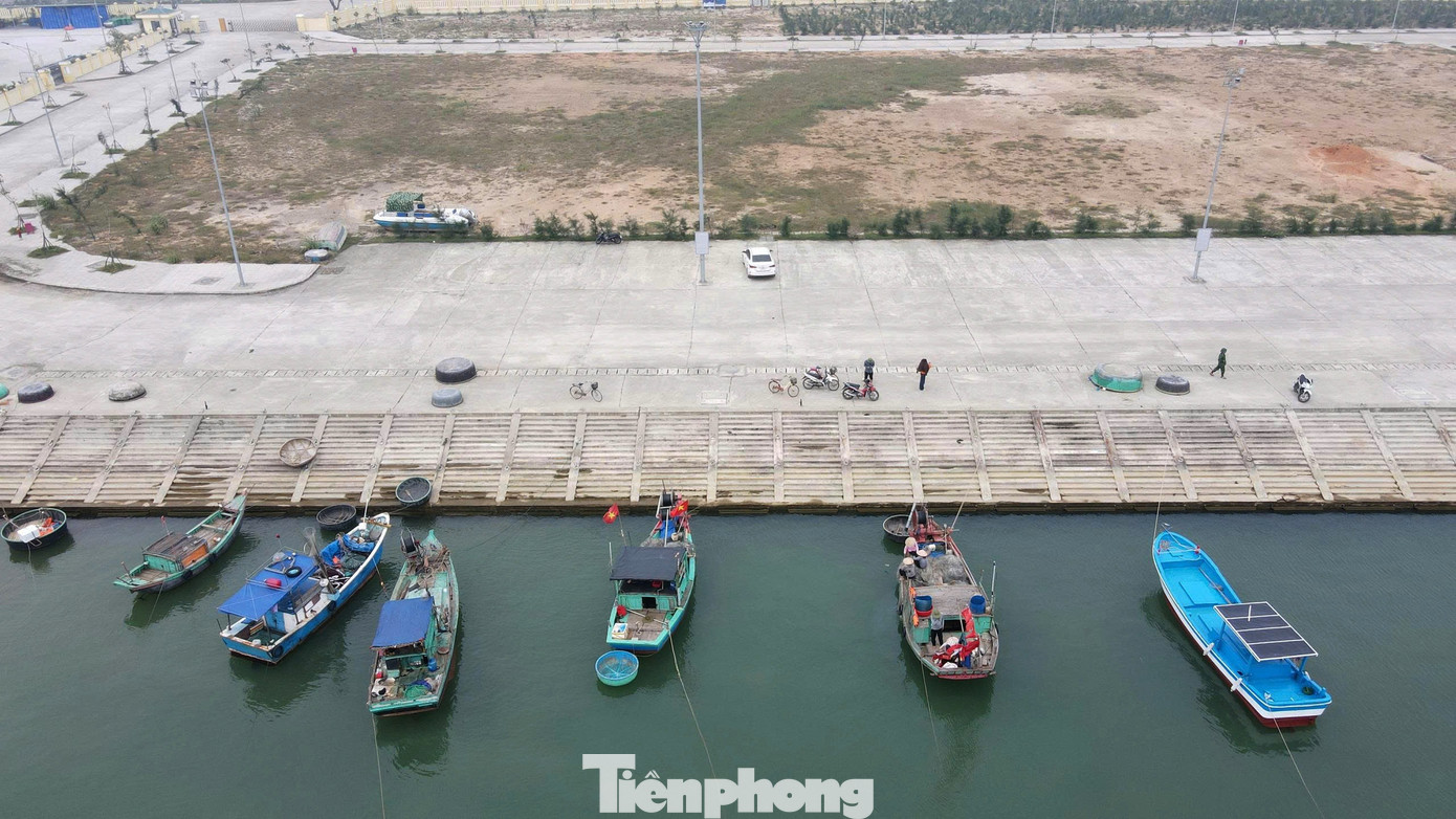 Cận cảnh cảng cá 280 tỷ đồng vừa đưa vào khai thác tại Hà Tĩnh - Ảnh 2