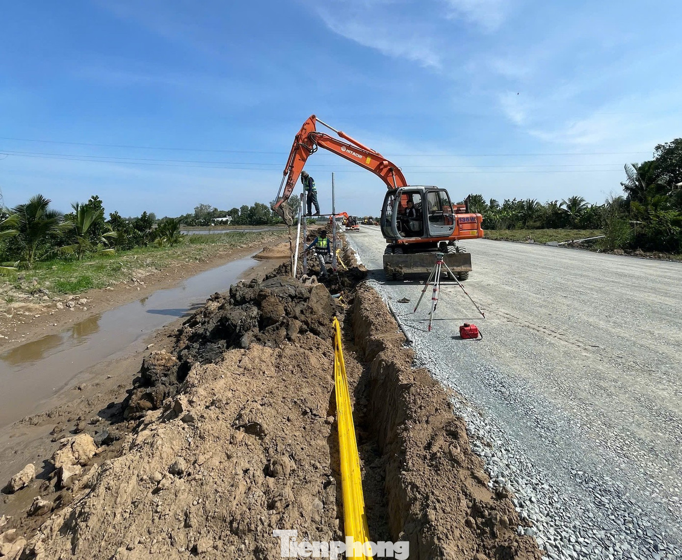 Cận cảnh cao tốc Cần Thơ - Cà Mau sắp thông xe - Ảnh 24