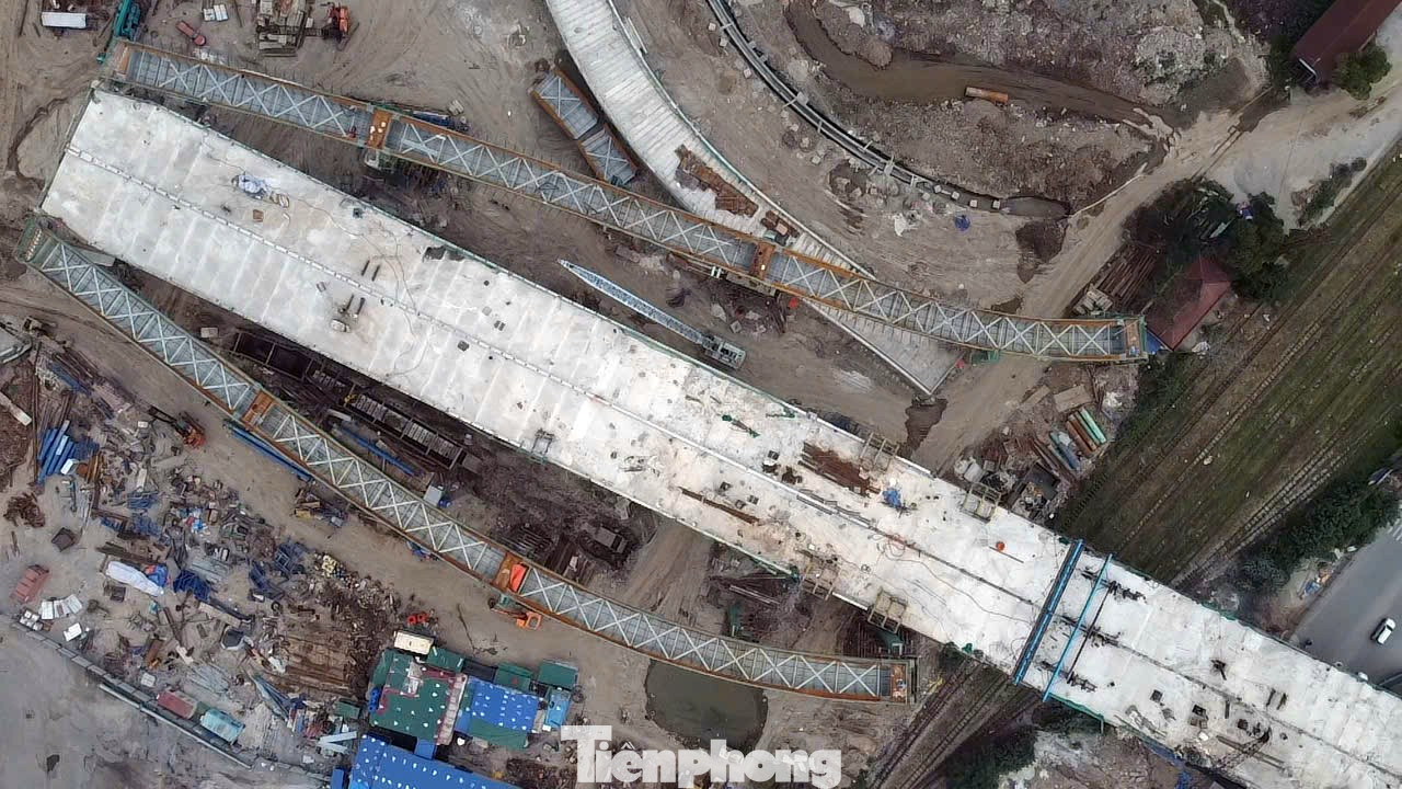 Cận cảnh tiến độ thi công cầu 6.200 tỷ nối trung tâm Hải Phòng với các khu đô thị mới - Ảnh 6