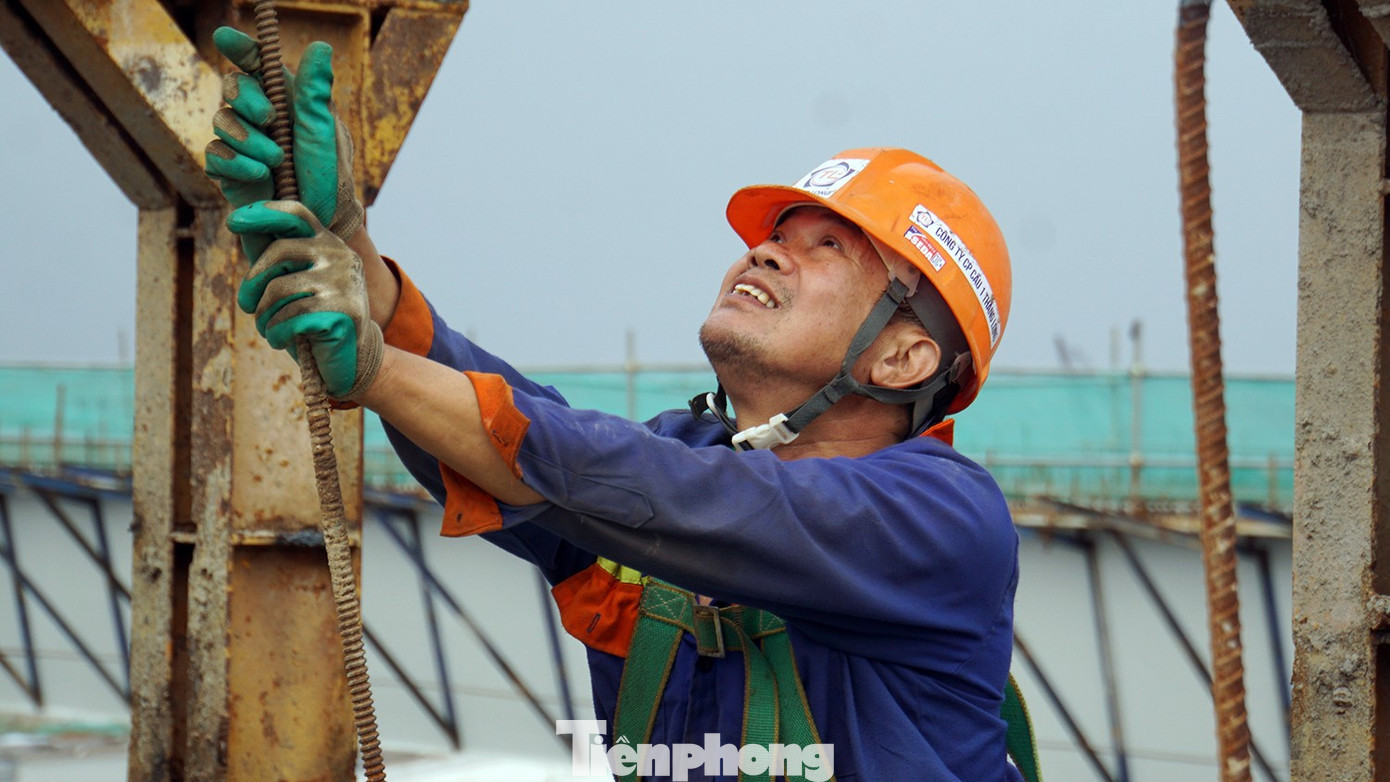 Cận cảnh tiến độ thi công cầu 6.200 tỷ nối trung tâm Hải Phòng với các khu đô thị mới - Ảnh 12