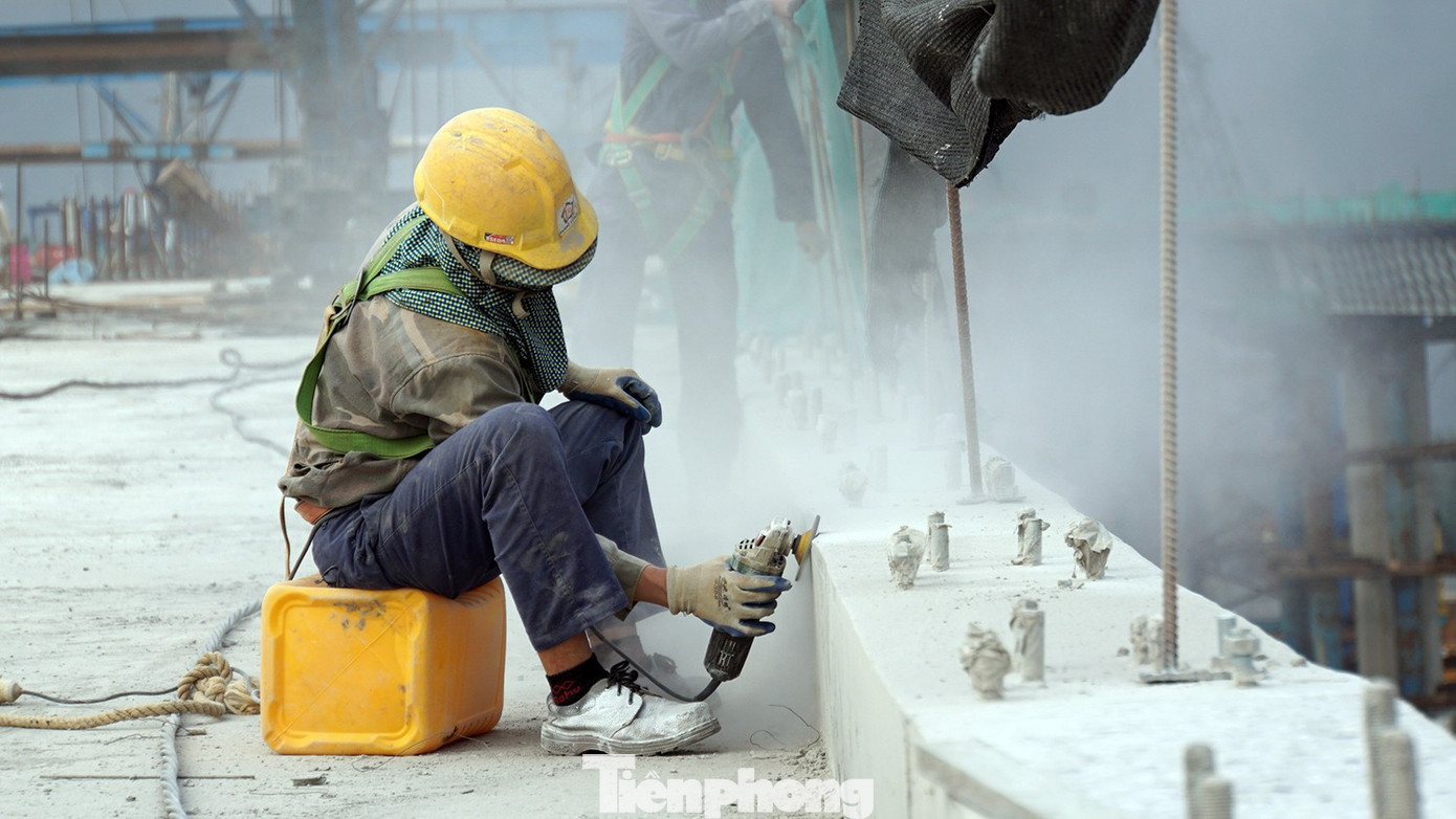 Cận cảnh tiến độ thi công cầu 6.200 tỷ nối trung tâm Hải Phòng với các khu đô thị mới - Ảnh 13