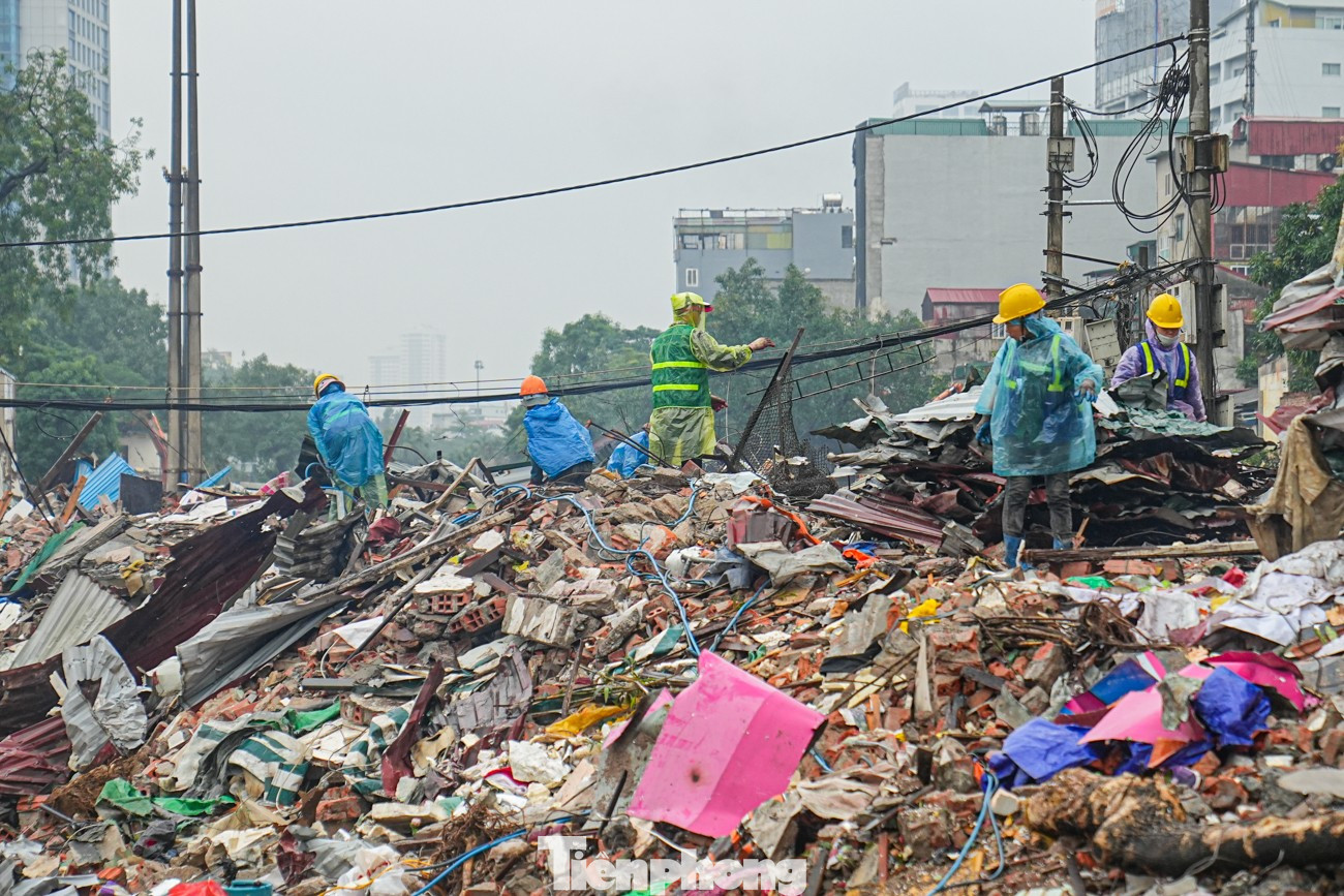 Dự án đường Vành đai 1 đoạn Hoàng Cầu - Voi Phục 'thần tốc' giải phóng mặt bằng - Ảnh 27