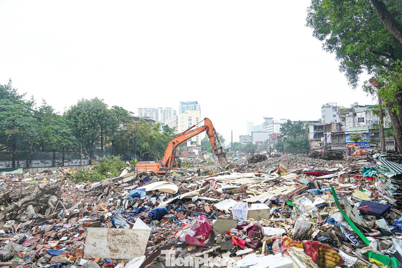 Dự án đường Vành đai 1 đoạn Hoàng Cầu - Voi Phục 'thần tốc' giải phóng mặt bằng - Ảnh 24