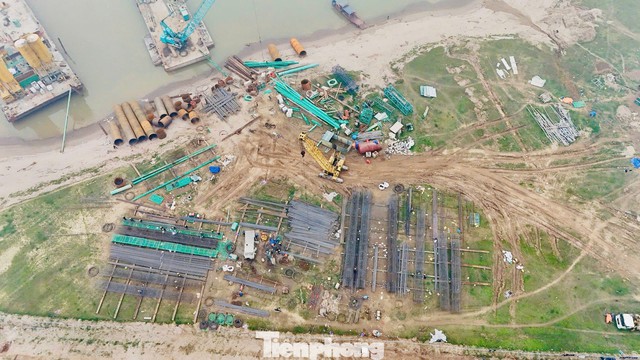 Cận cảnh công trường cầu Hồng Hà gần 10.000 tỷ đồng bắc qua sông Hồng - Ảnh 5