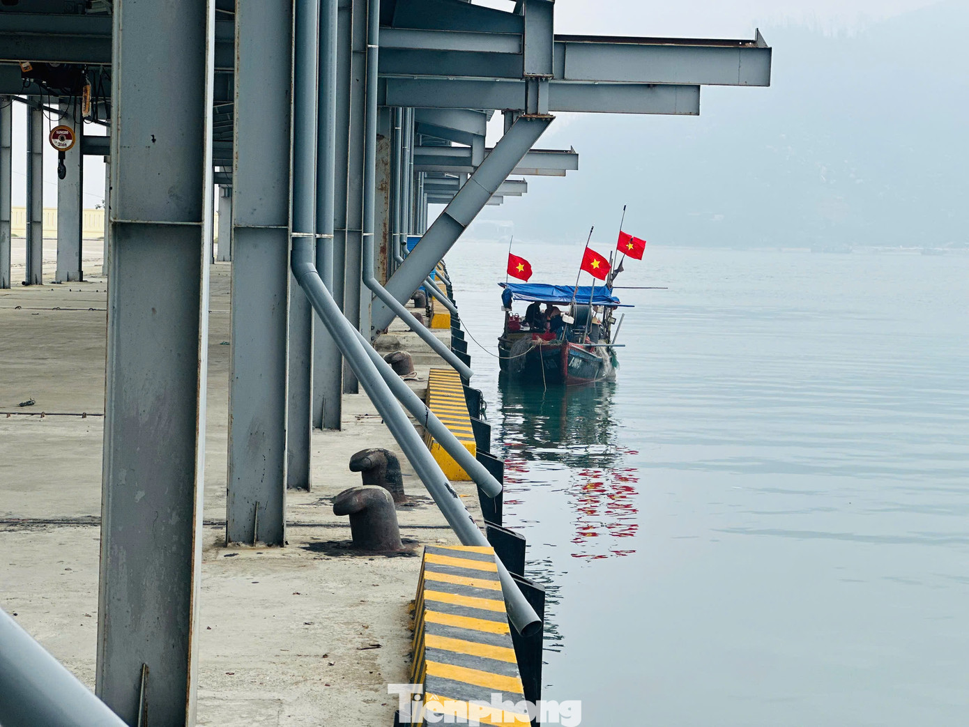 Cận cảnh cảng cá 280 tỷ đồng vừa đưa vào khai thác tại Hà Tĩnh - Ảnh 11