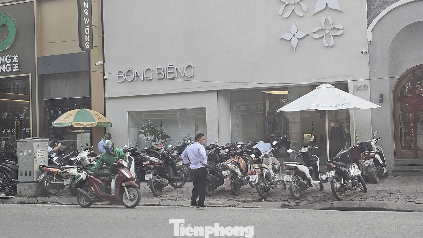 'Làng Việt kiều châu Âu' méo mó, nhếch nhác vì vi phạm trật tự xây dựng - Ảnh 4