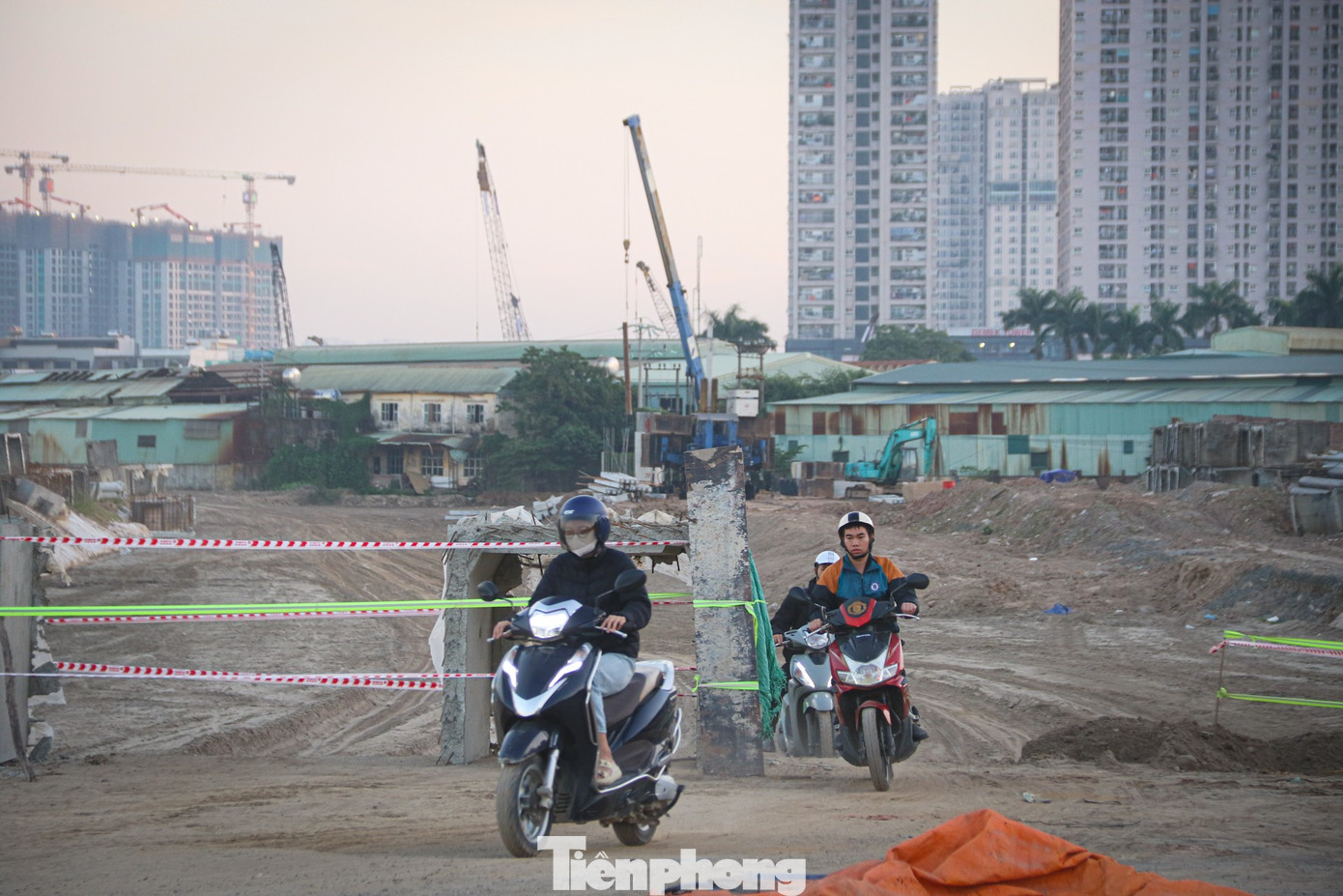 Công trường Vành đai 3,5 nhộn nhịp, dự án bước vào giai đoạn nước rút - Ảnh 9