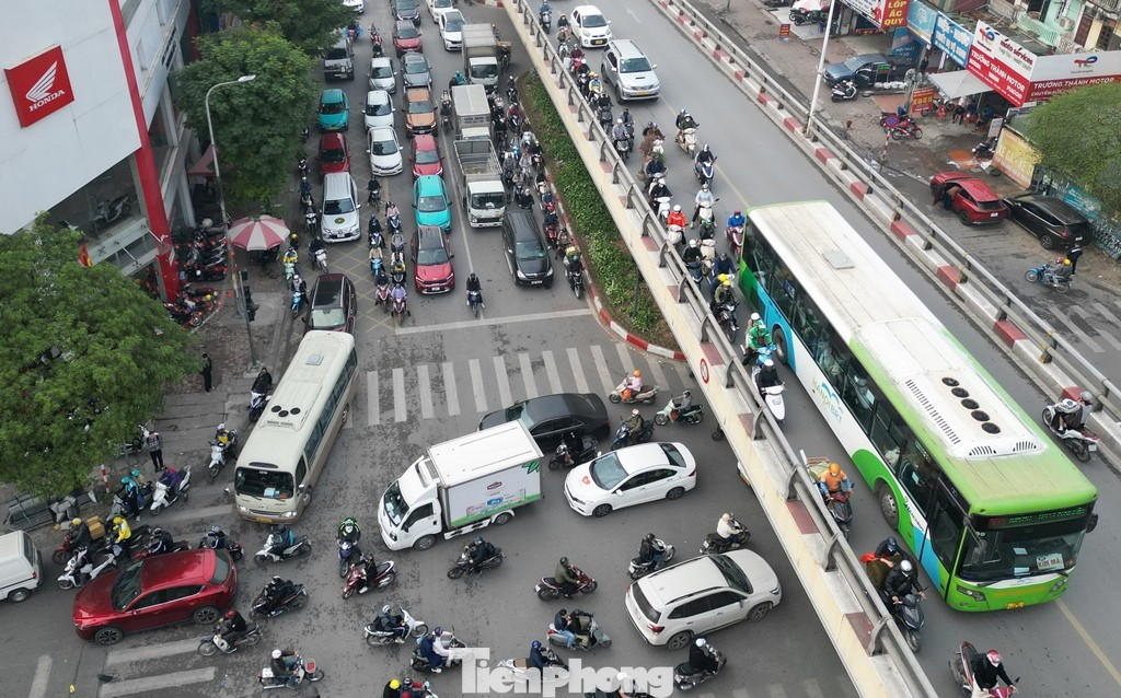 Hà Nội đưa ra phương án 'xoá' các điểm ùn tắc trong năm 2025 - Ảnh 1