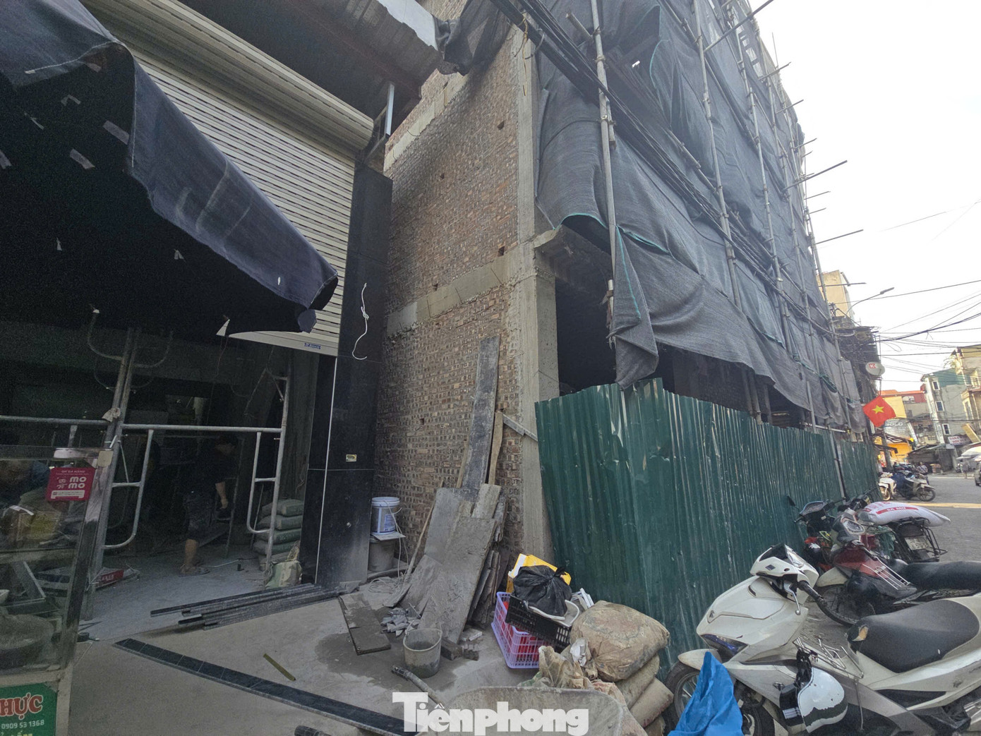 Phường rộng nhất Hà Nội ‘xoay như chong chóng’ với vi phạm xây dựng: Cũ chưa dỡ, mới đã mọc - Ảnh 8