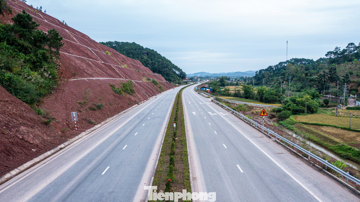 Cận cảnh Quốc lộ 4B nối Quảng Ninh - Lạng Sơn trước ngày mở rộng - Ảnh 13