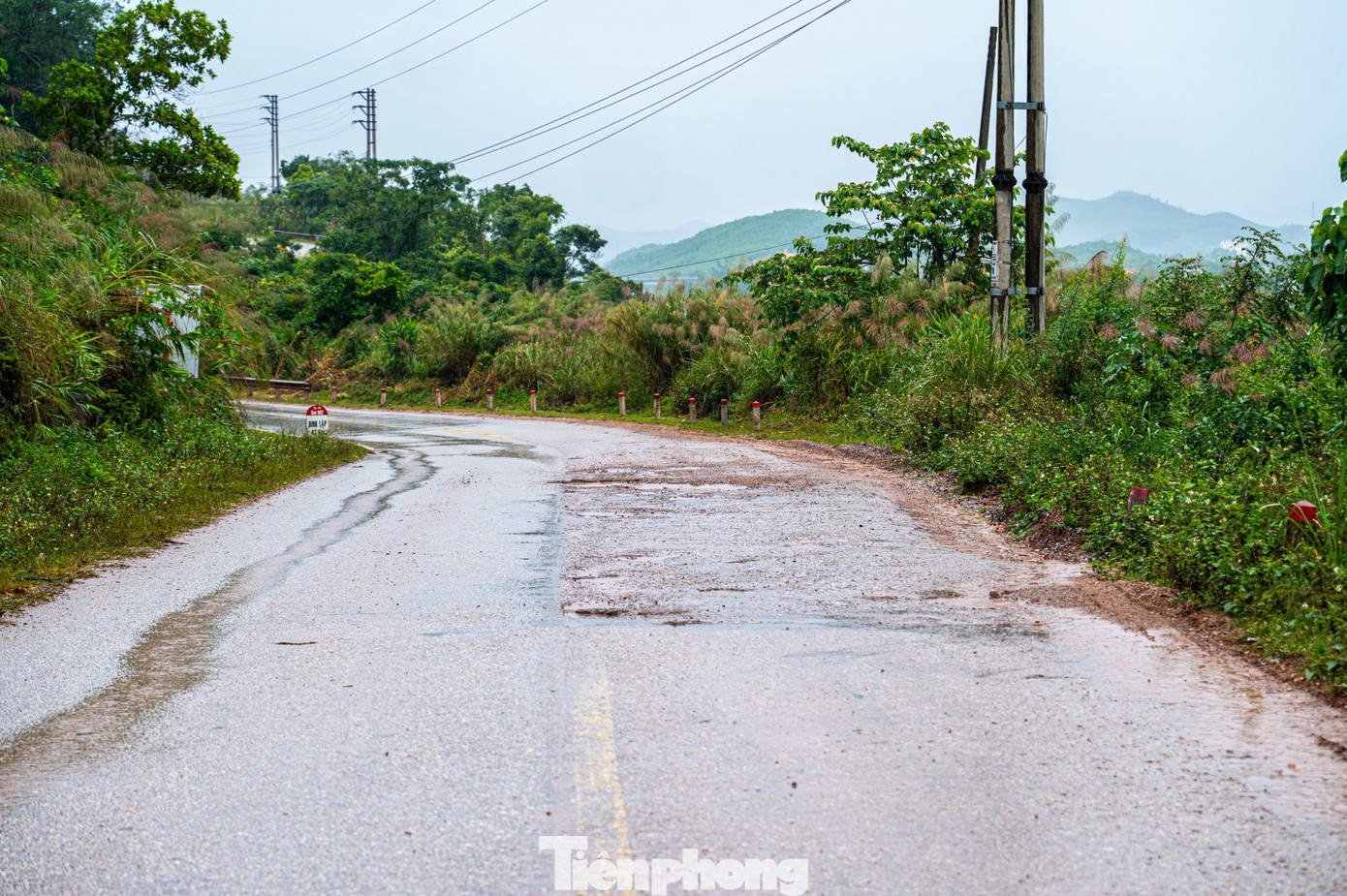 Cận cảnh Quốc lộ 4B nối Quảng Ninh - Lạng Sơn trước ngày mở rộng - Ảnh 4