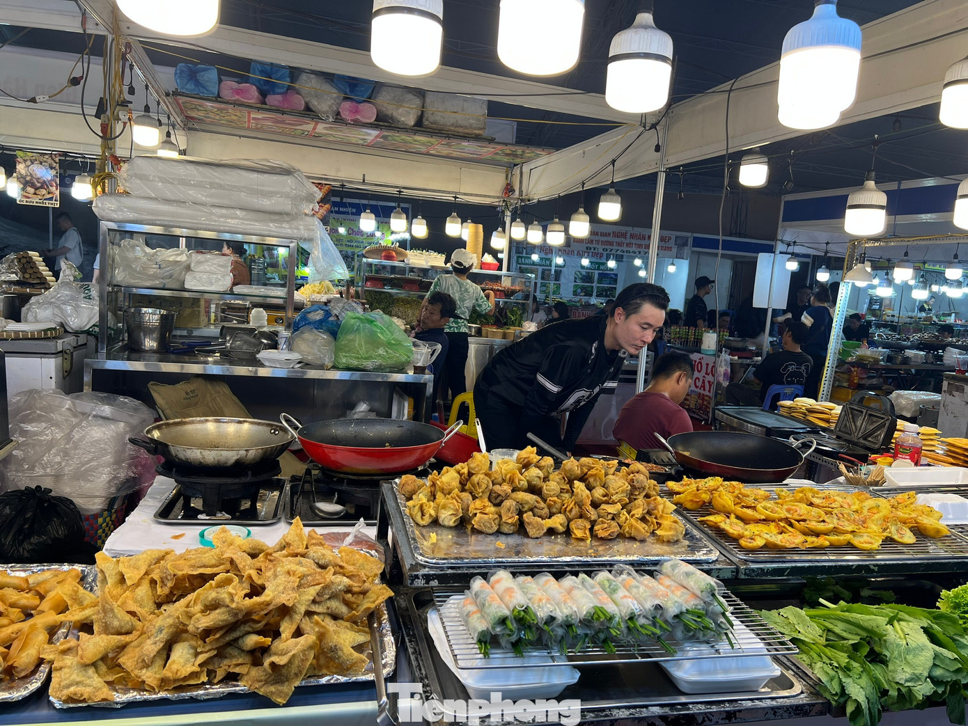 Rau trái về TPHCM tăng dần, nhiều loại chỉ 10.000 đồng/kg - Ảnh 7