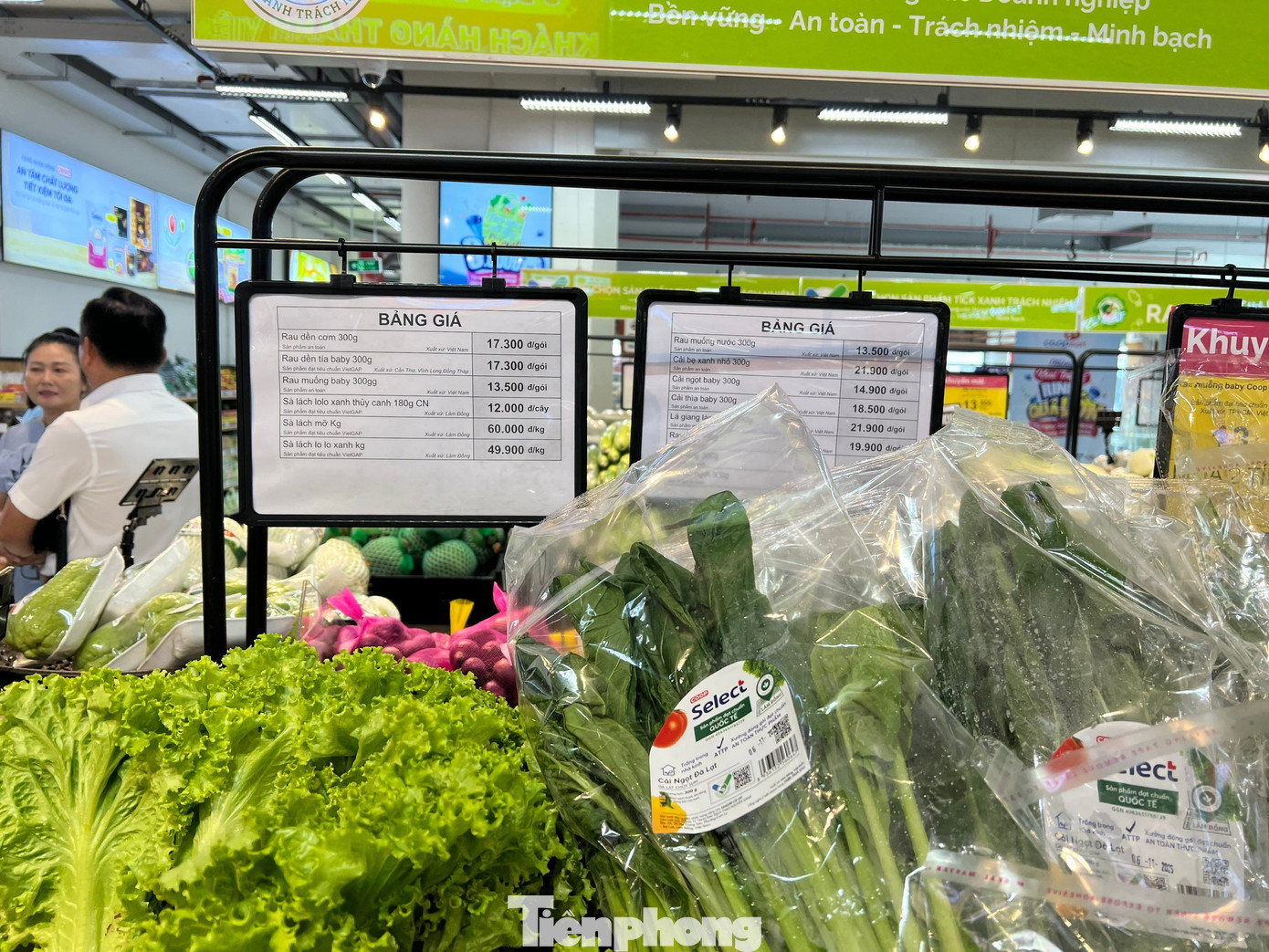 Rau trái về TPHCM tăng dần, nhiều loại chỉ 10.000 đồng/kg - Ảnh 5