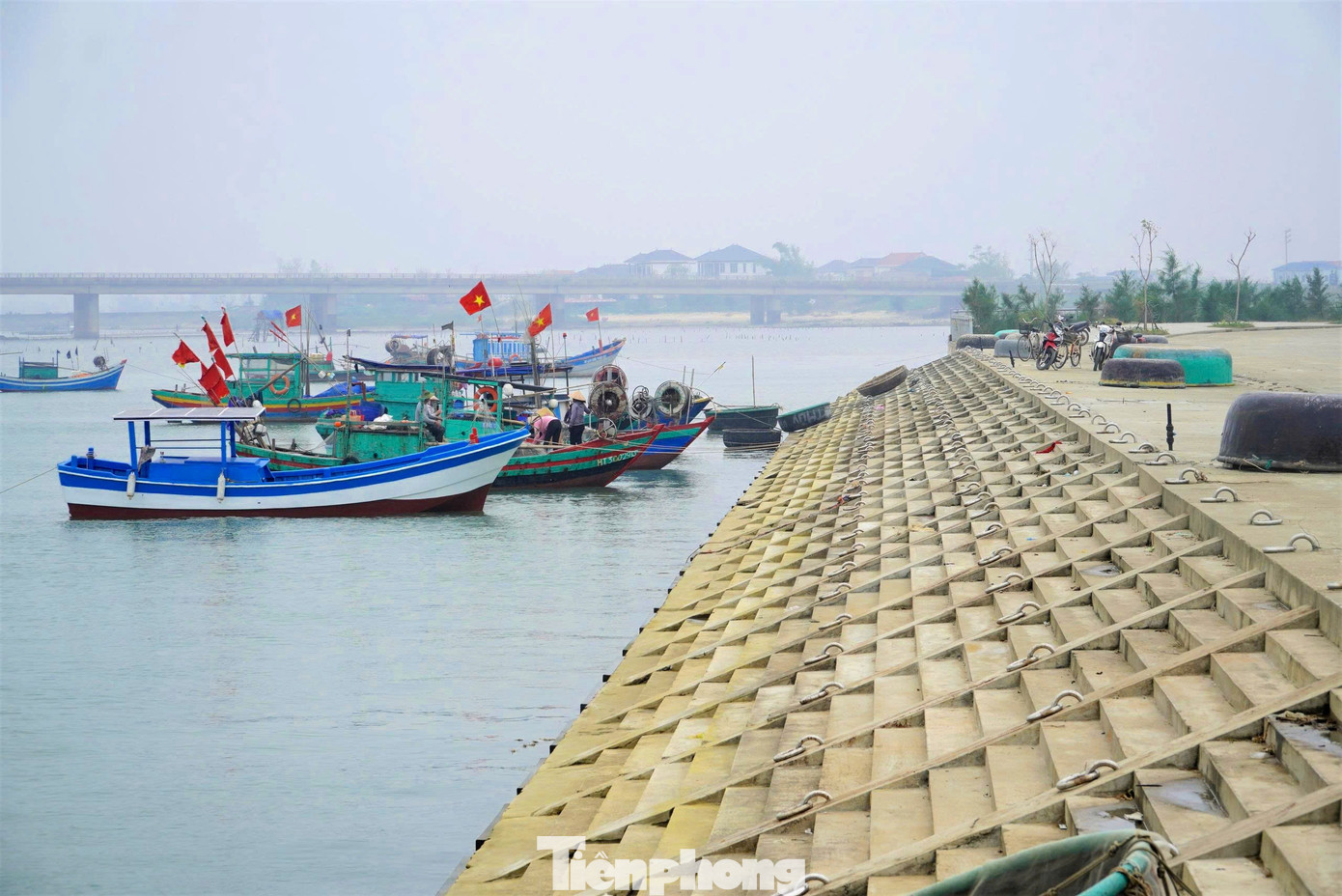 Cận cảnh cảng cá 280 tỷ đồng vừa đưa vào khai thác tại Hà Tĩnh - Ảnh 8