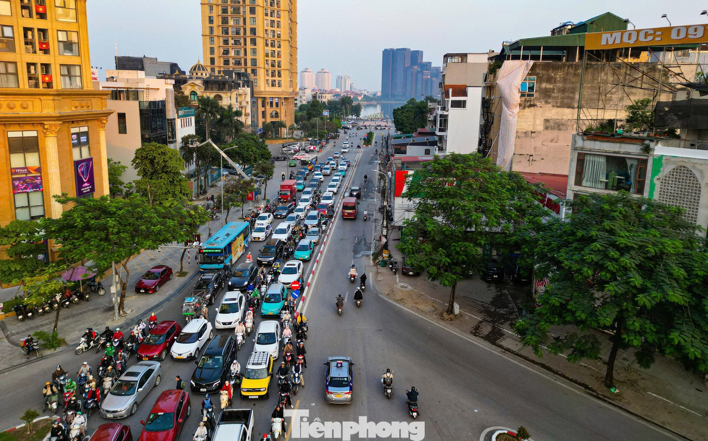 Cận cảnh đường Nguyễn Hoàng Tôn nối Vành đai 3 trước thời điểm mở rộng - Ảnh 5