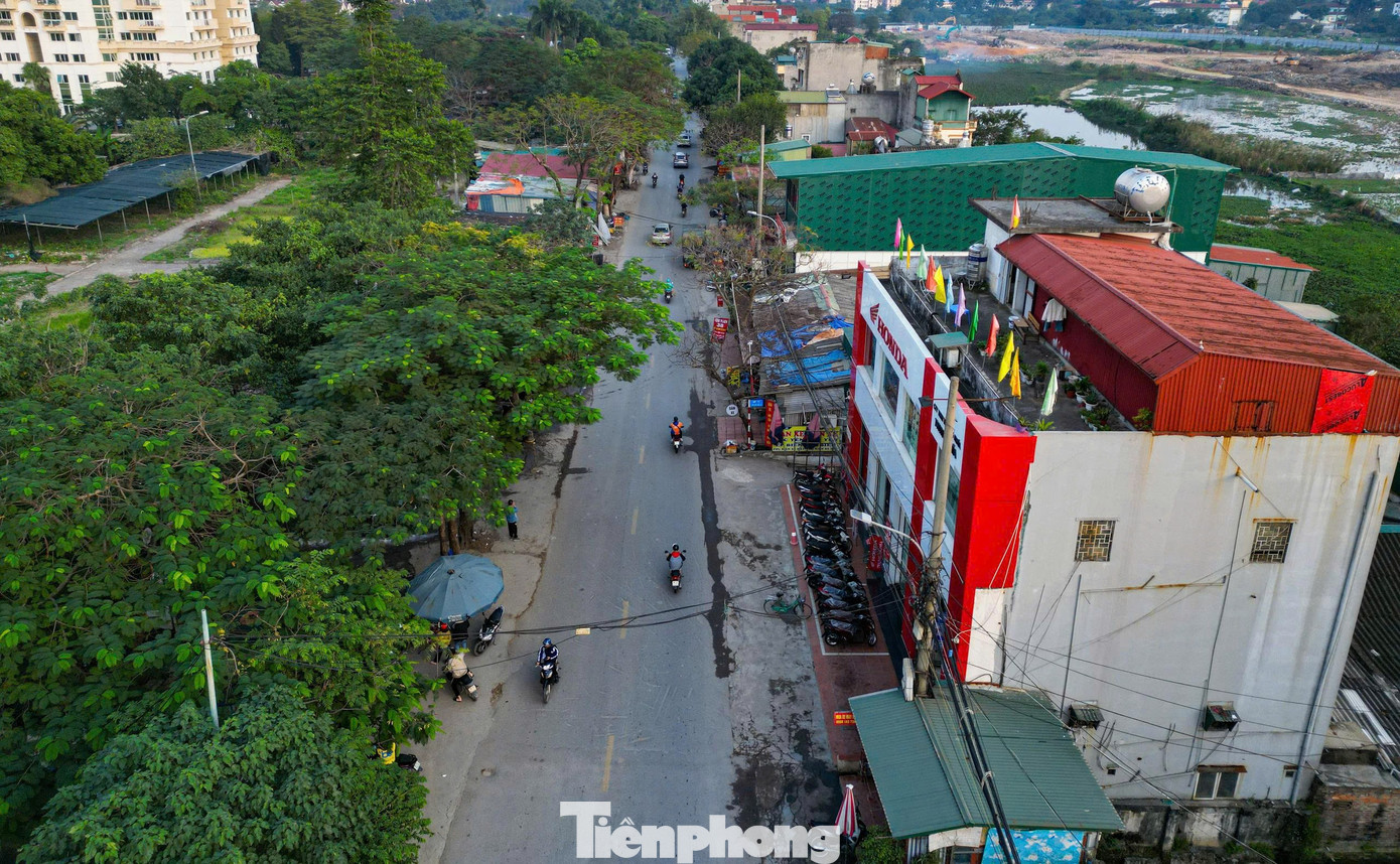 Cận cảnh đường Nguyễn Hoàng Tôn nối Vành đai 3 trước thời điểm mở rộng - Ảnh 10