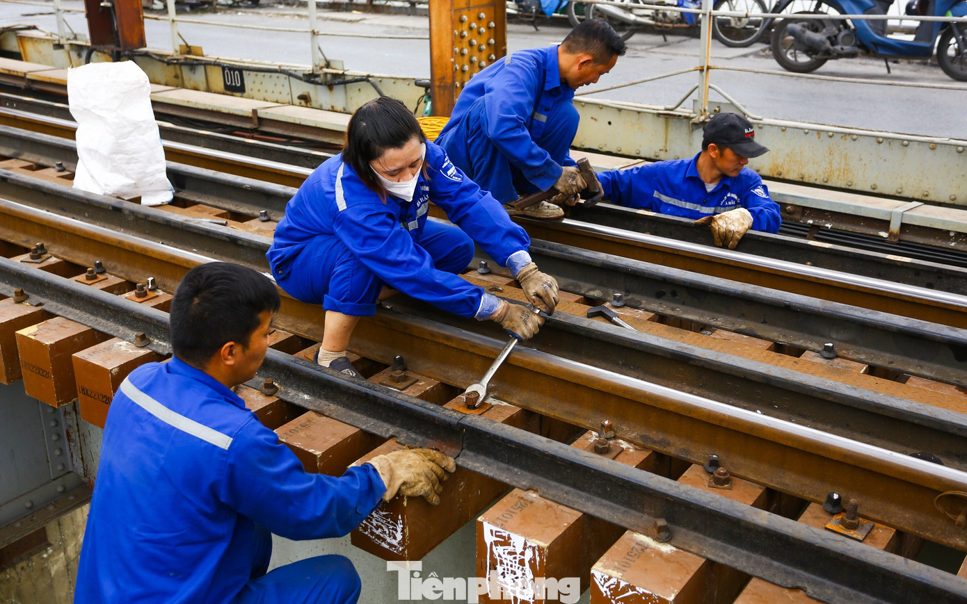 Hình ảnh công trường cầu Long Biên trong đợt đại tu quy mô nhất lịch sử - Ảnh 2