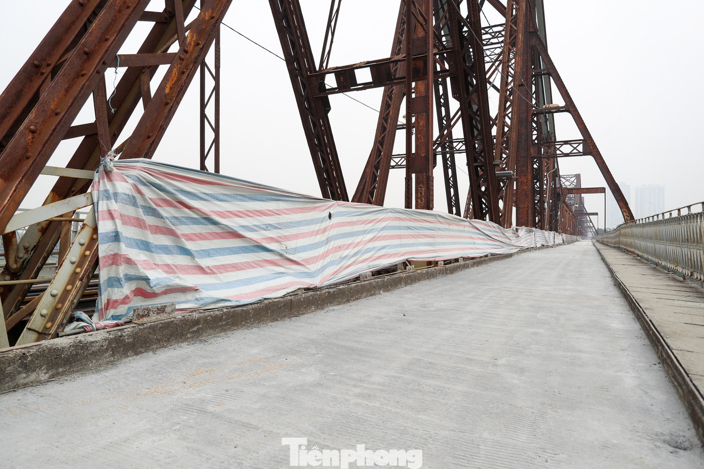 Hình ảnh công trường cầu Long Biên trong đợt đại tu quy mô nhất lịch sử - Ảnh 7