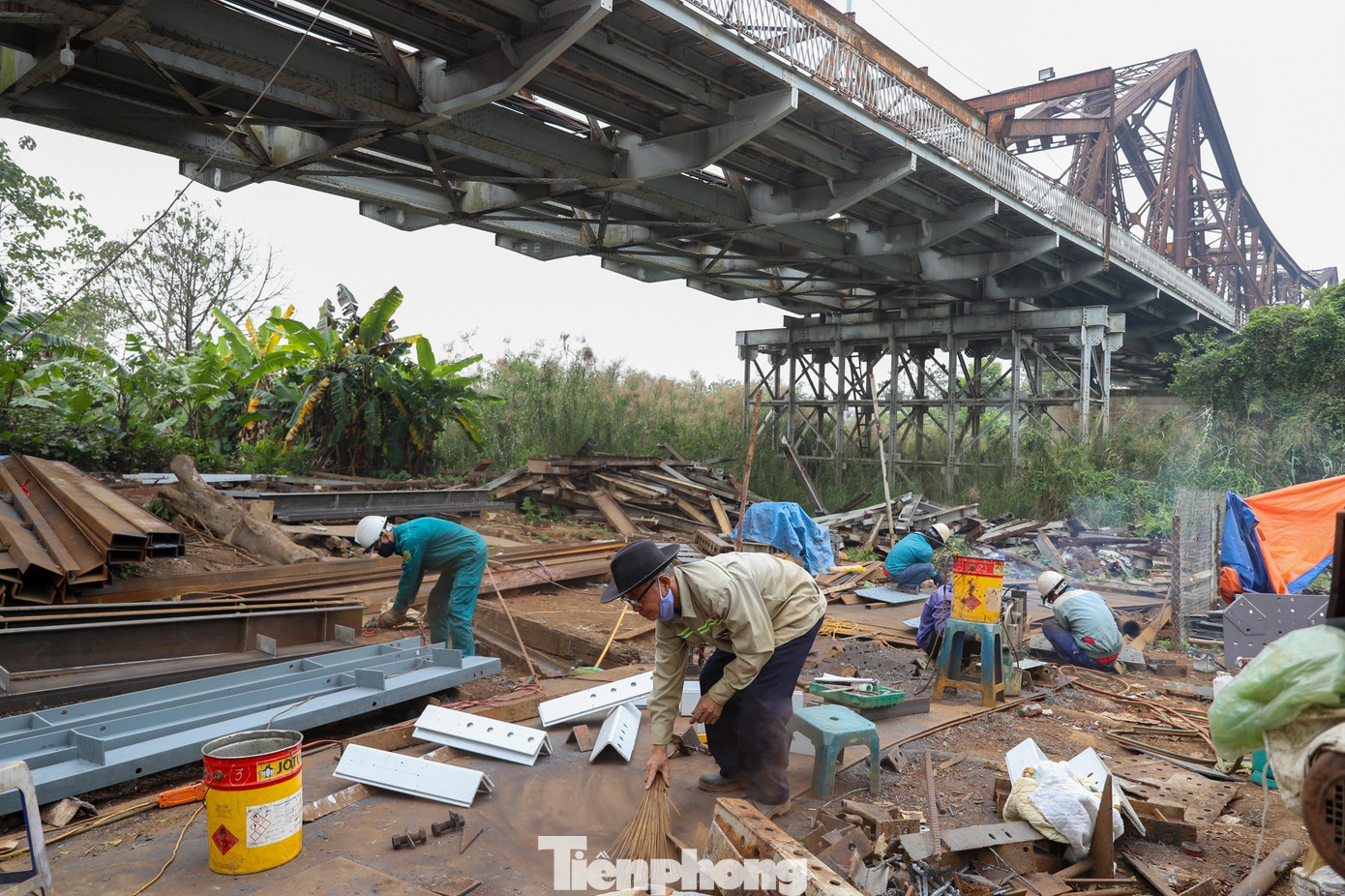 Hình ảnh công trường cầu Long Biên trong đợt đại tu quy mô nhất lịch sử - Ảnh 13