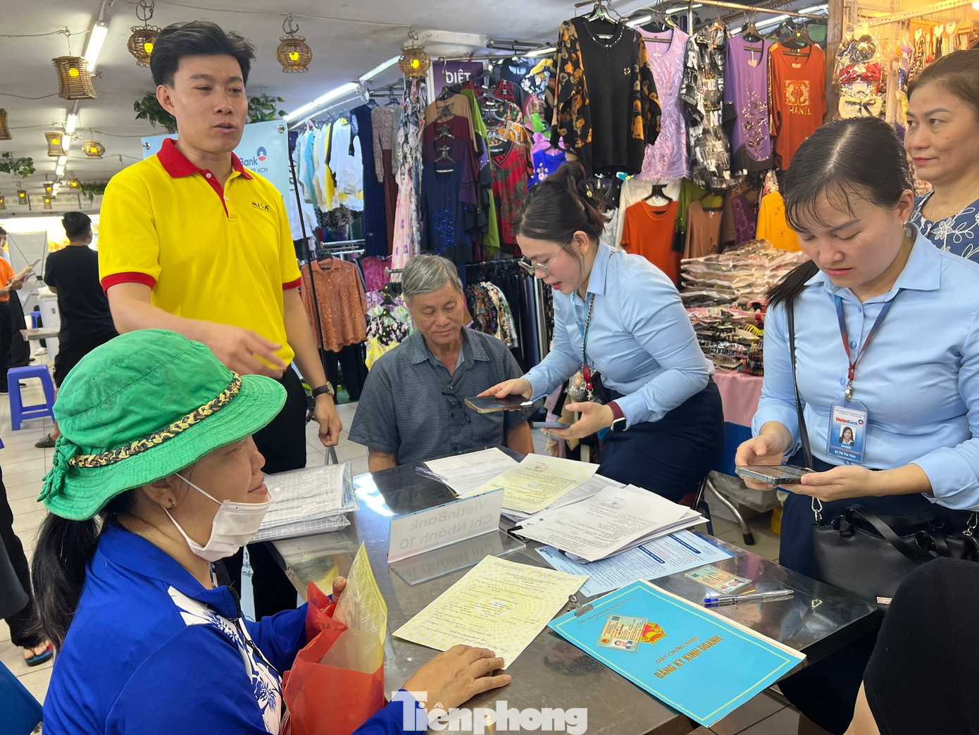 Tiểu thương ‘tròn mắt’ kê khai thuế bằng… giọng nói - Ảnh 10