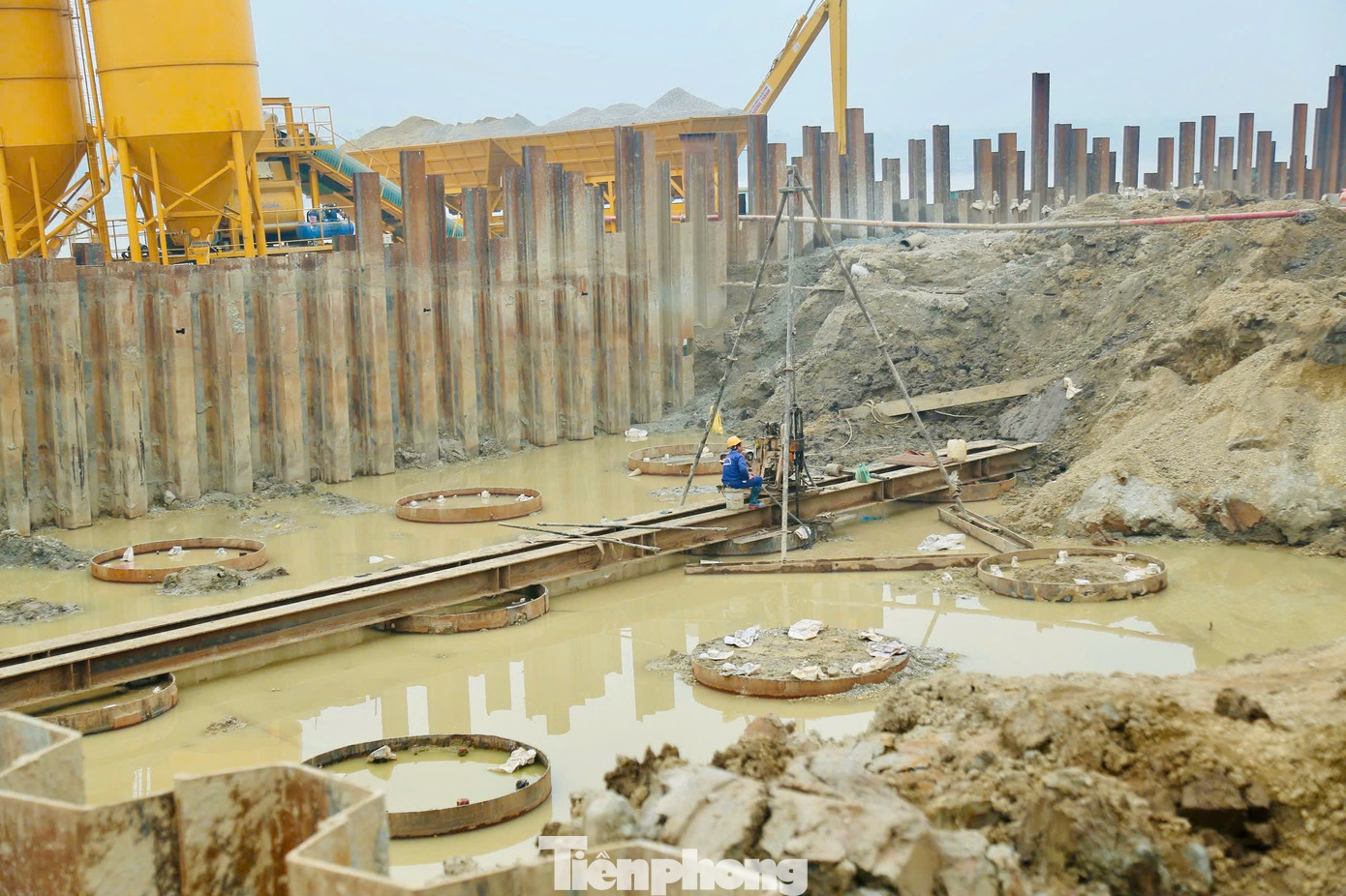 Toàn cảnh dự án cầu Tứ Liên gần 20.000 tỷ sau 7 tháng triển khai - Ảnh 10