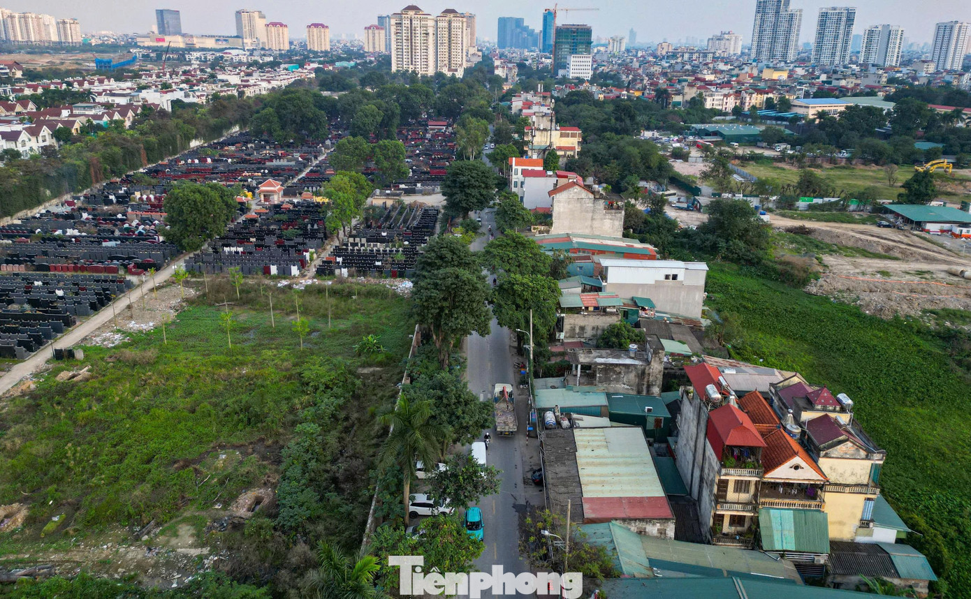 Cận cảnh đường Nguyễn Hoàng Tôn nối Vành đai 3 trước thời điểm mở rộng - Ảnh 2