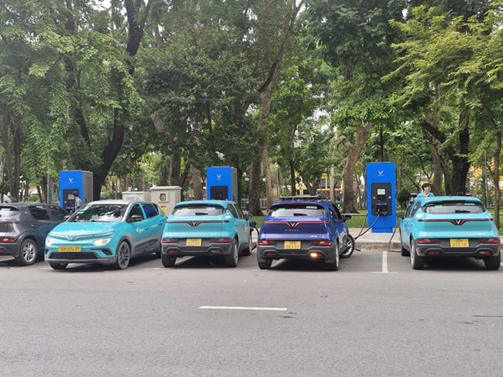 Giám đốc Sở Xây dựng TP.HCM: Hàng nghìn trụ sạc hiện nay cơ bản đủ cho ô tô điện - Ảnh 3