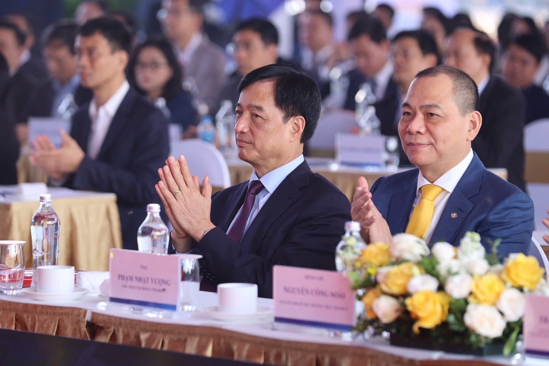 Vượt mặt Jack Ma, tỷ phú Phạm Nhật Vượng làm nên kỳ tích chưa từng có ở VN, thậm chí vào top 3 thế giới - Ảnh 4