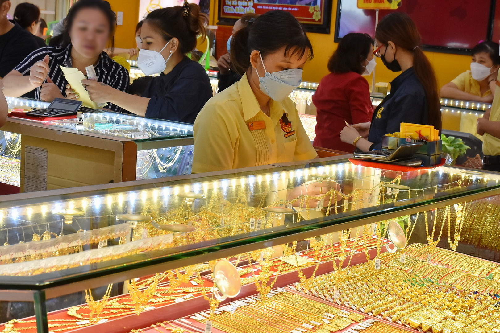 Đánh thuế giao dịch vàng miếng: Ai sẽ là người phải nộp? - Ảnh 1