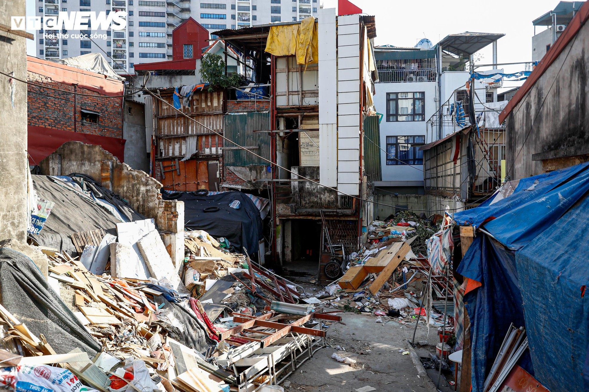 Toàn cảnh khu vực giải phóng mặt bằng tuyến đường ‘đắt nhất hành tinh’ ở Hà Nội - Ảnh 15