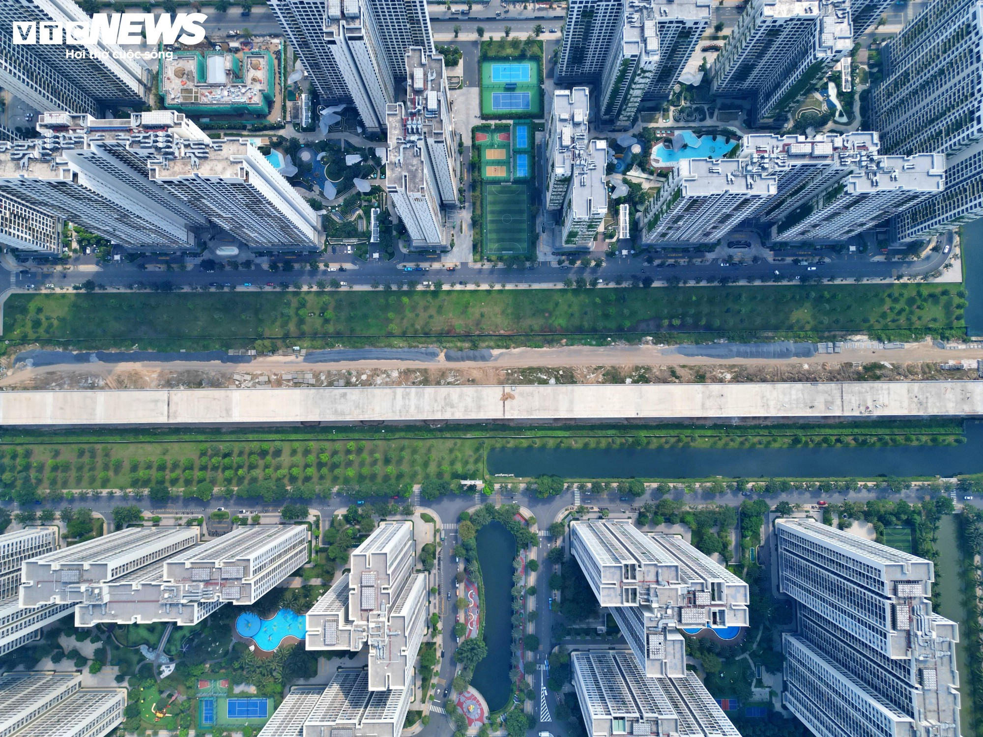 Ngắm Vành đai 3 từ trên cao qua khu đô thị ở TP.HCM trước ngày thông xe - Ảnh 2
