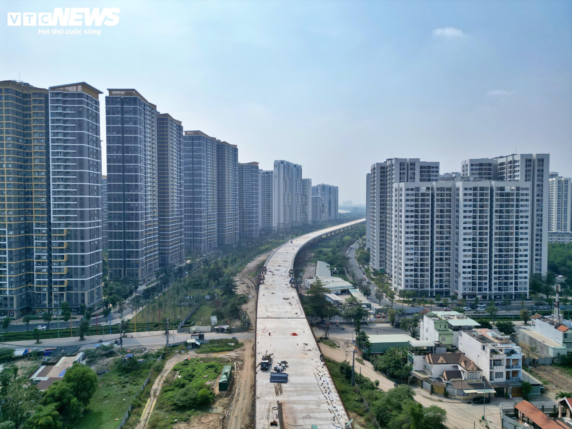 Ngắm Vành đai 3 từ trên cao qua khu đô thị ở TP.HCM trước ngày thông xe - Ảnh 1