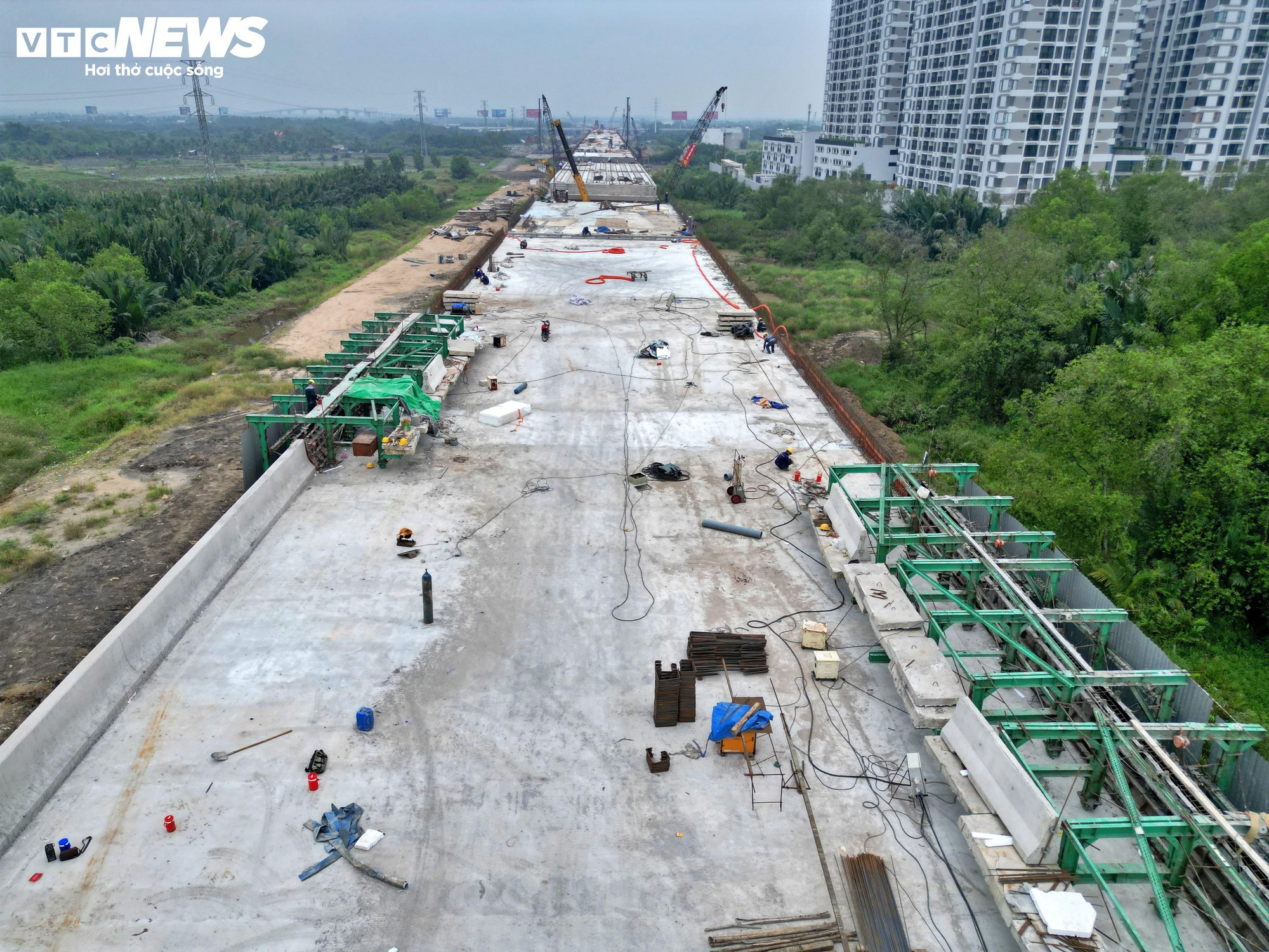 Ngắm Vành đai 3 từ trên cao qua khu đô thị ở TP.HCM trước ngày thông xe - Ảnh 11