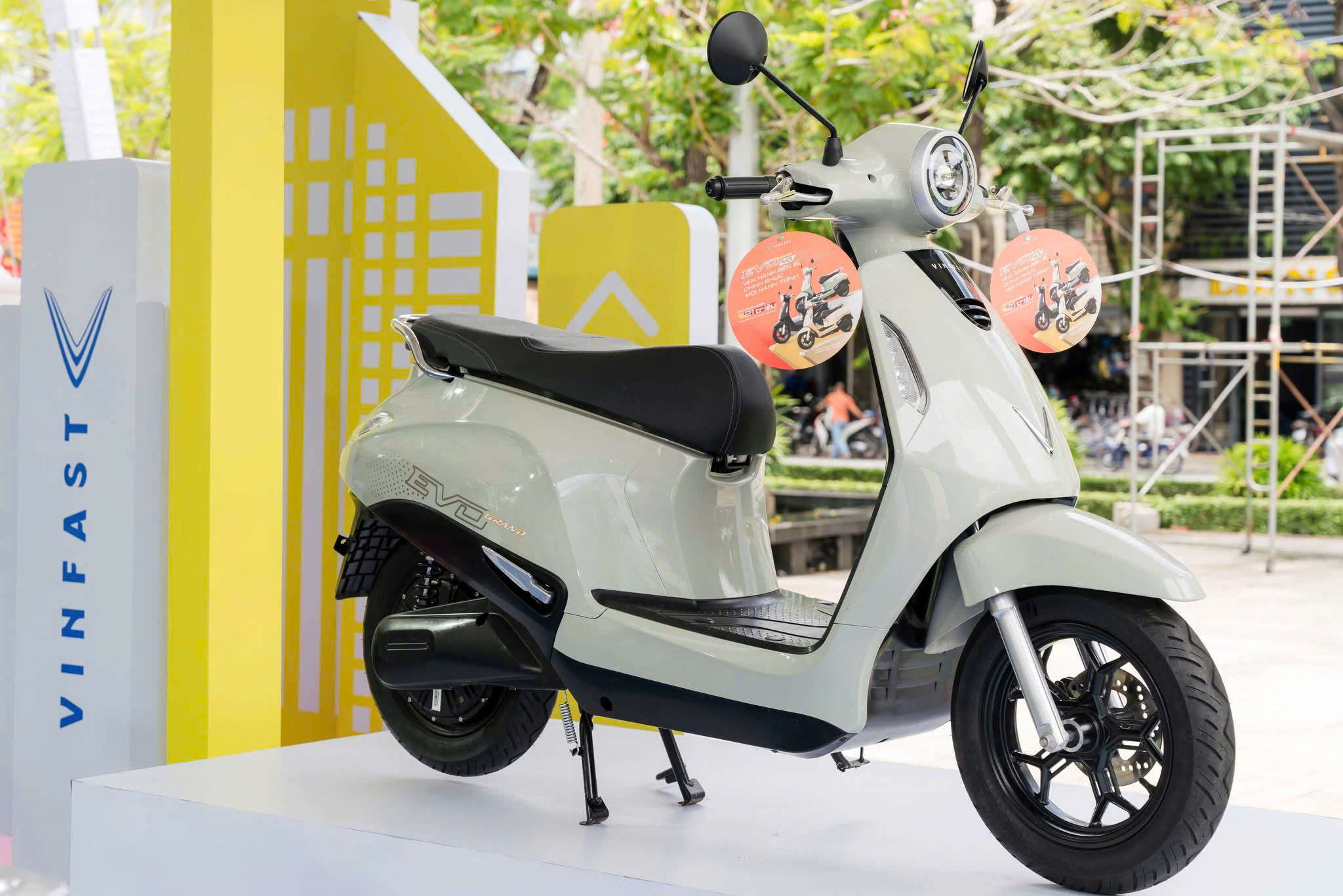 Rộn ràng thị trường xe máy phổ thông Việt Nam 2025: Tay ga chiếm sóng, có ‘ông lớn’ tung cả combo xăng - điện ở nhiều phân khúc - Ảnh 12