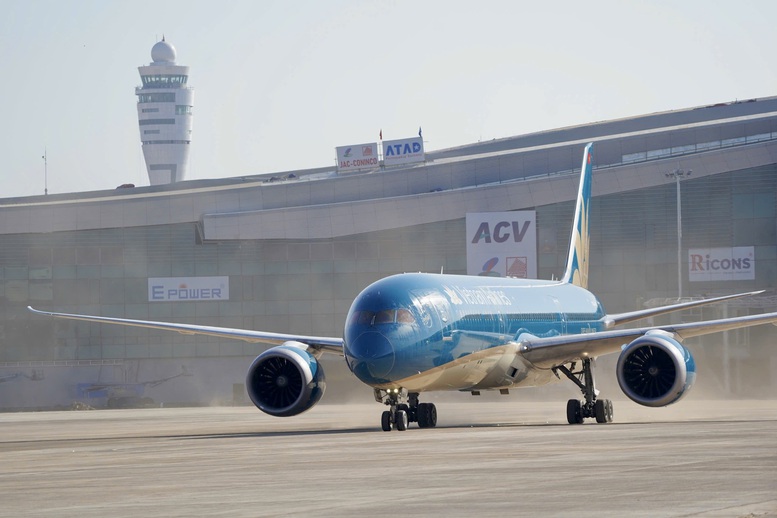 Vietnam Airlines thực hiện chuyến bay chở khách đầu tiên tại Sân bay Long Thành - Ảnh 4