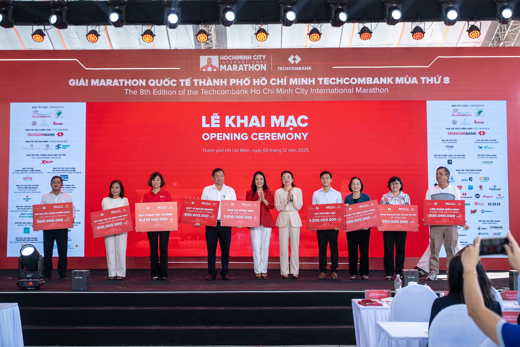 Khai mạc giải Marathon Quốc tế TP.HCM Techcombank mùa thứ 8: Giải chạy biểu trưng của Thành phố tiếp tục lan tỏa tinh thần “Bước chạy vì một Việt Nam vượt trội” - Ảnh 2