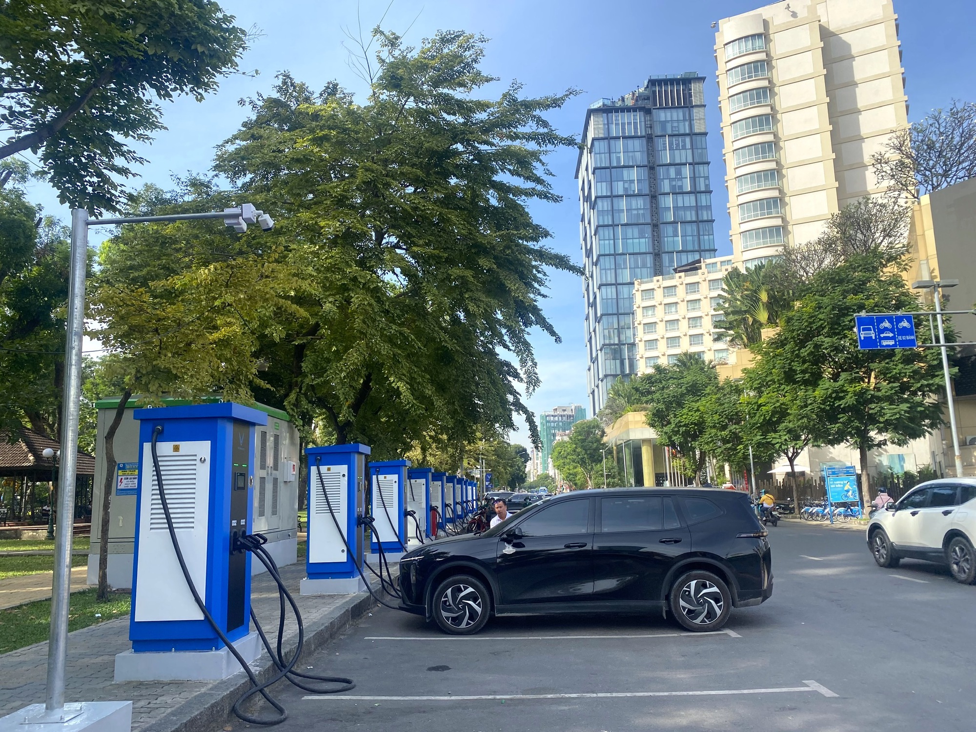 TPHCM: Taxi điện "áp đảo" - Ảnh 2