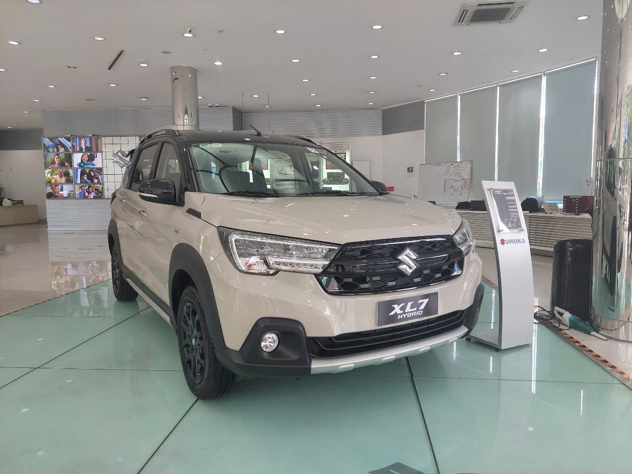 Loạt xe Nhật chạy đua giảm giá tháng cuối năm - Ảnh 6