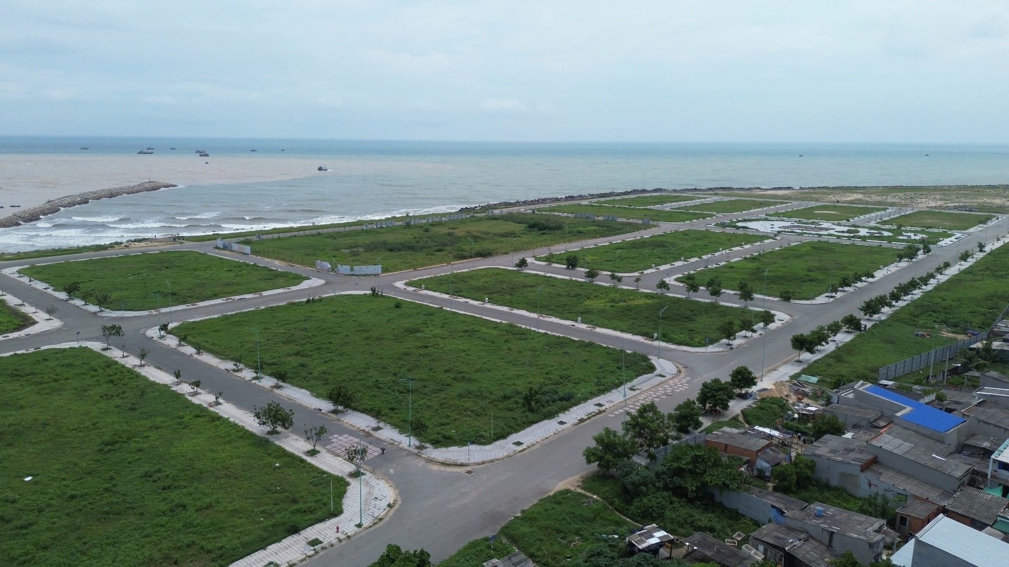 Dự án lấn biển La Gi vướng loạt sai phạm, huy động 535 tỉ đồng trái quy định - Ảnh 1